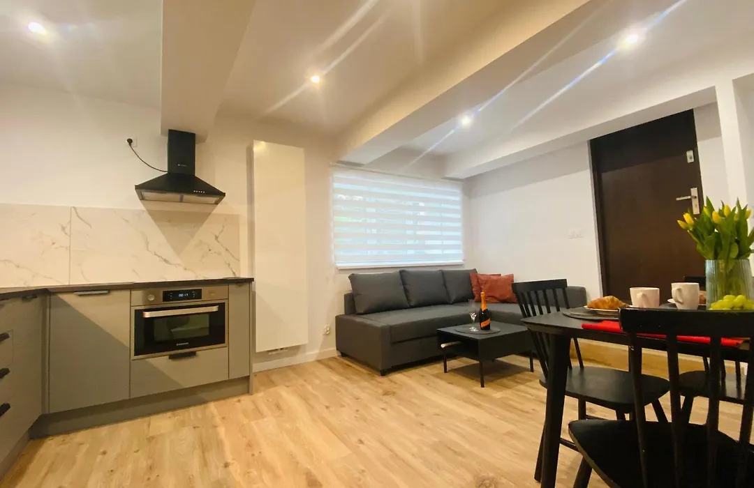 Rzeszowska 5 Apt 02-1